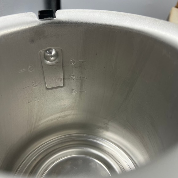 West Bend Vintage Hot Pot 36 Oz  2-6 Cup Plug In NOS New Old Stock TESTED 3253 - Picture 12 of 13